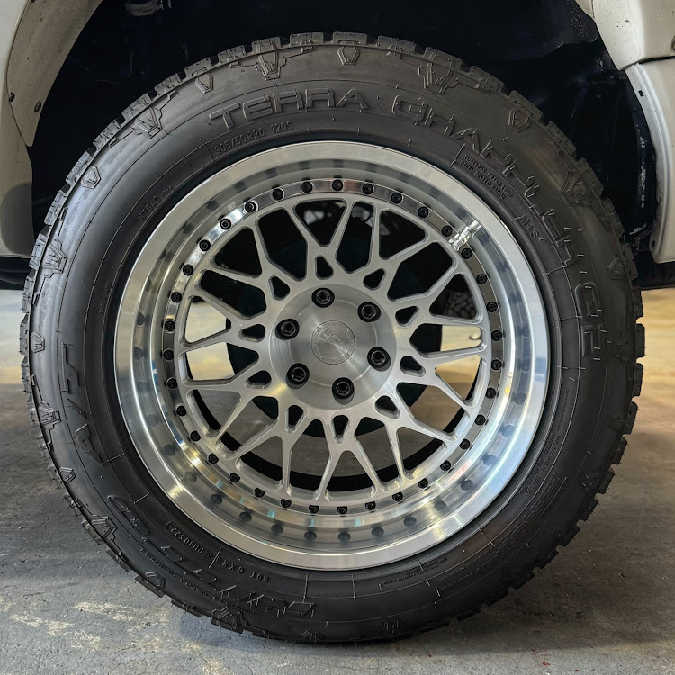 ハイラックスのBCforged・鍛造ホイール・PANDEMに関するカスタム事例の投稿画像2枚目