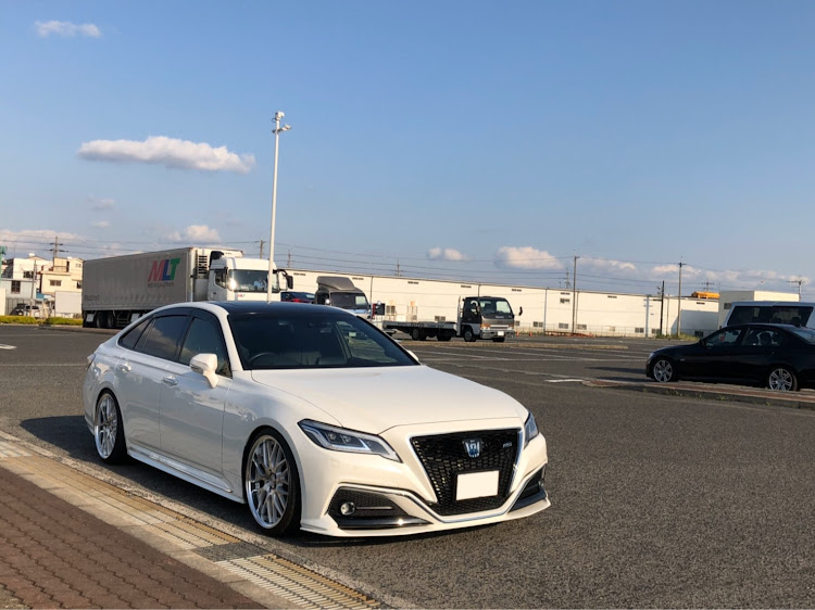 クラウンロイヤルのカーショップ・JCSクラウン専門店・220クラウン　RS・ご納車に関するカスタム事例の投稿画像2枚目