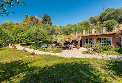 Villa avec piscine et terrasse 4