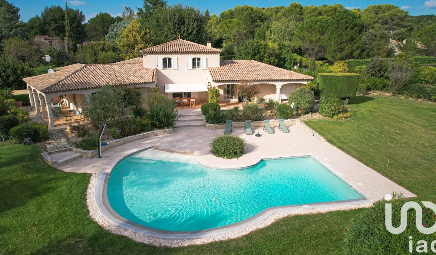 House with pool Venelles