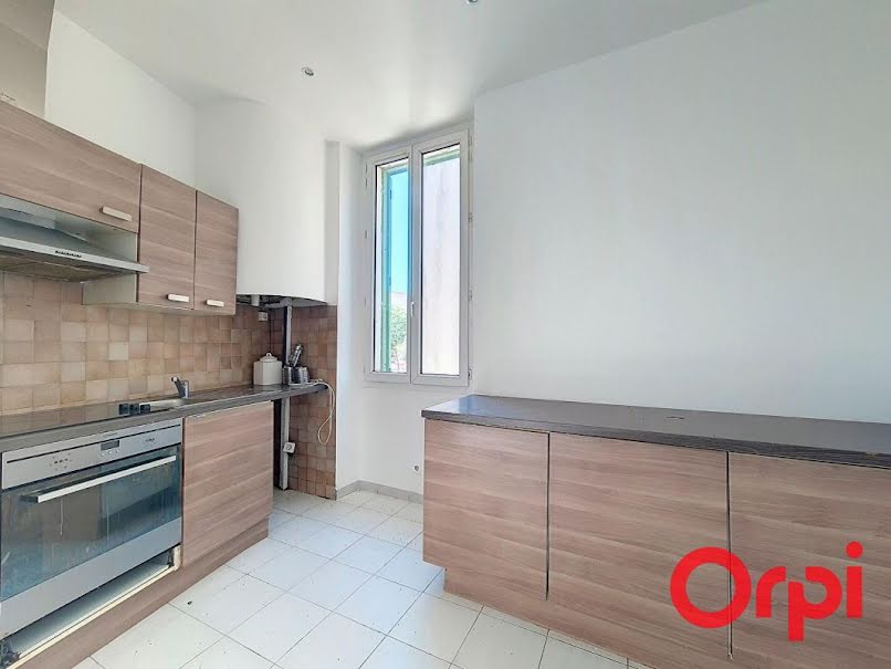 Location  appartement 3 pièces 56 m² à Ajaccio (20000), 805 €