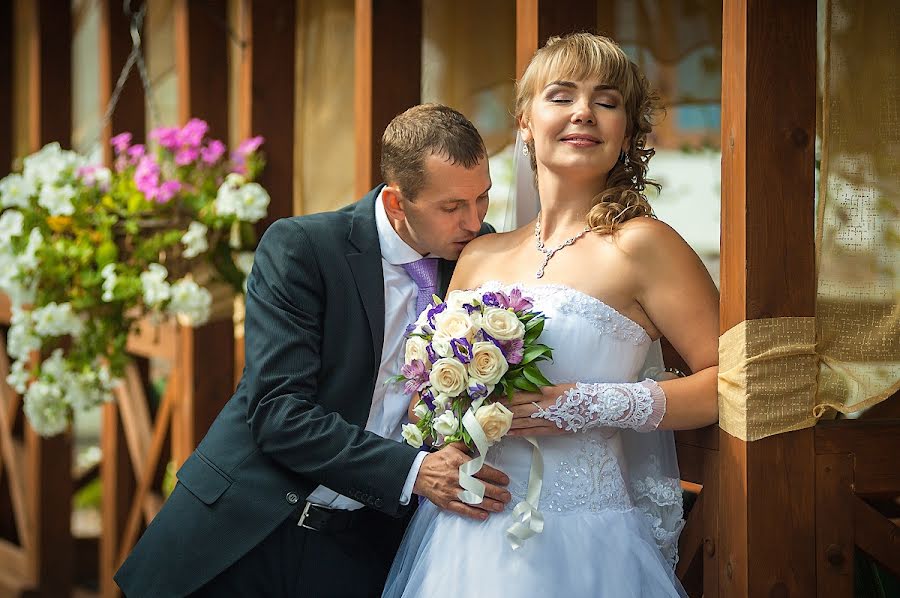 Fotógrafo de casamento Evgeniy Bashmakov (ejeune). Foto de 27 de setembro 2013