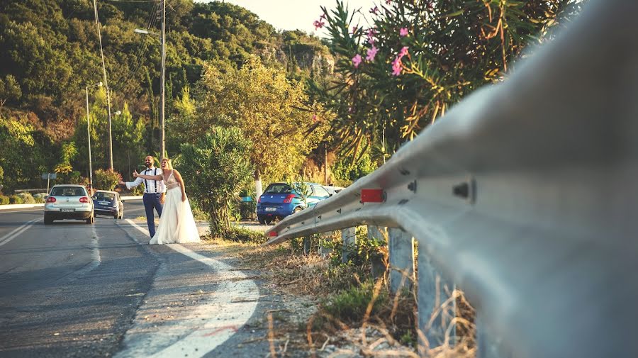 Fotografo di matrimoni Marios Kourouniotis (marioskourounio). Foto del 4 luglio 2017