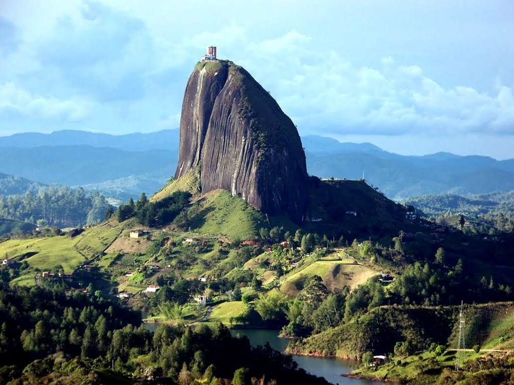 La Piedra Del Peñol, um imenso monolito colombiano