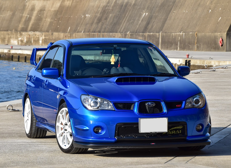 インプレッサ WRX STIのGDB・ADVAN Racing RCⅢ・とりだめ開放・海と愛車に関するカスタム事例の投稿画像1枚目