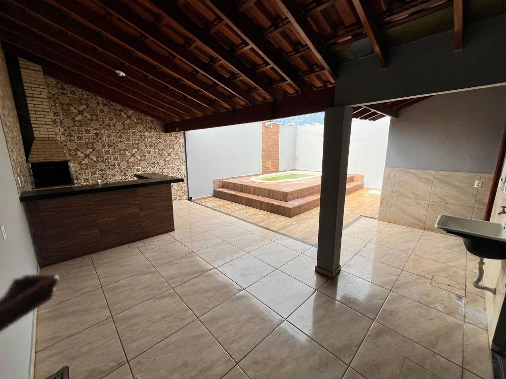 Casa com 3 dormitórios, 135 m² - venda por R$ 370.000,00 ou aluguel por R$ 2.536,92/mês - Jardim Espanha - Uberaba/MG