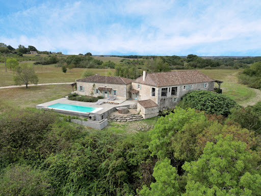 Buy this luxury house in Duras (47120) - Stone house with swimming pool and garden