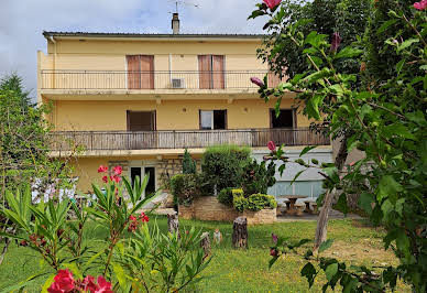 House with terrace 1