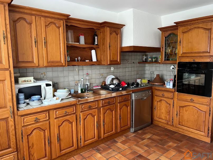 Vente maison 7 pièces 140 m² à Niort (79000), 198 000 €