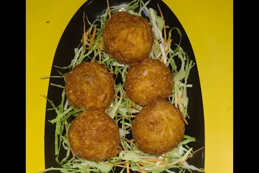 Veg Kurkurey Momos