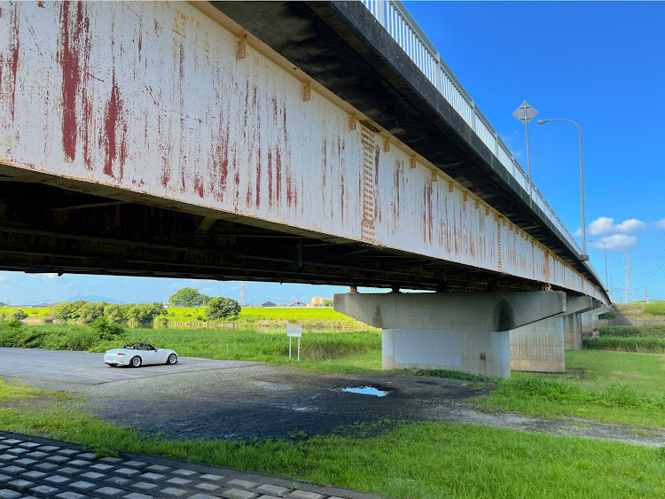 ロードスターの橋と愛車・TKBハンターズ🤓・小貝川・映えるってﾅﾝﾃﾞｽｶ🤣に関するカスタム事例の投稿画像1枚目