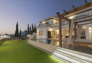 Villa with pool and terrace 6