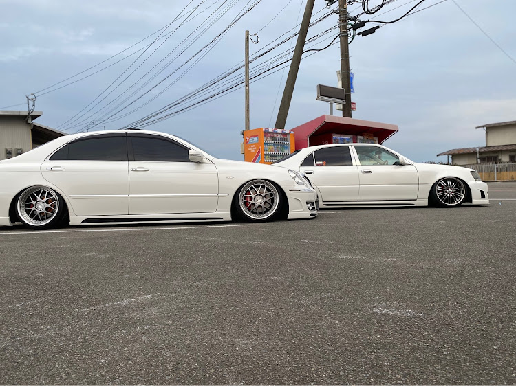 クラウンマジェスタの自粛DIY・新山いちご園・JOBDESIGN・休日ドライブ・エアサスに関するカスタム事例の投稿画像1枚目