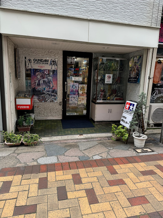 宇宙人グレイ👽さんが投稿した雨の日の1枚・にしたかったんですが、晴れでした・だって、長崎は今日も雨だった、って歌いたかったに関するカスタム事例の投稿画像3枚目