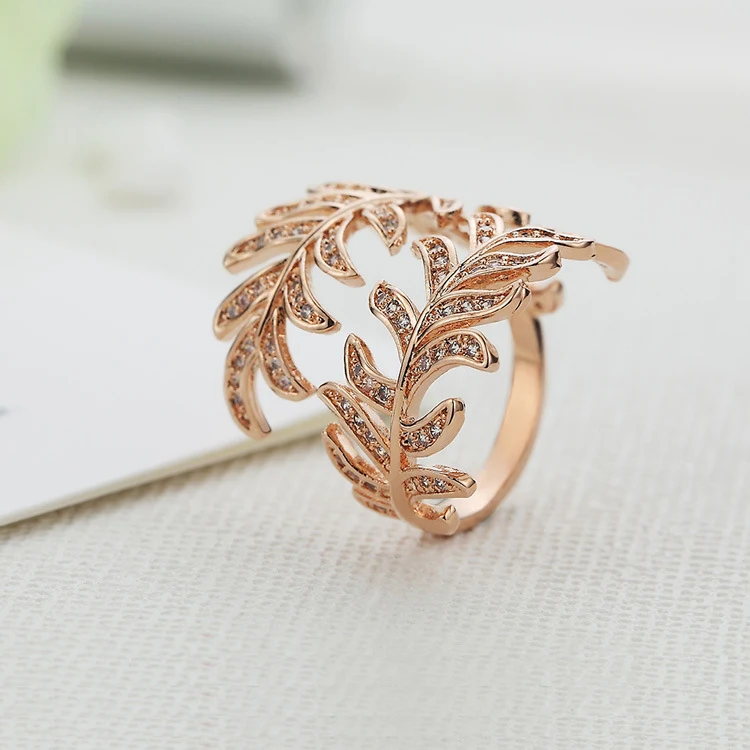 Anillos de hojas de mimosa para una elegancia natural. Joyería botánica única con diseño delicado. Ideal para regalo o uso diario, artesanía fina.