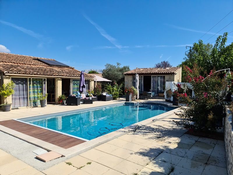 Vente villa 8 pièces 210 m² à Meyreuil (13590), 997 000 €