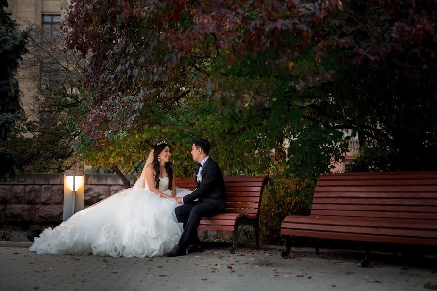 Fotógrafo de casamento Aleksey Balyshev (balishev). Foto de 9 de dezembro 2015