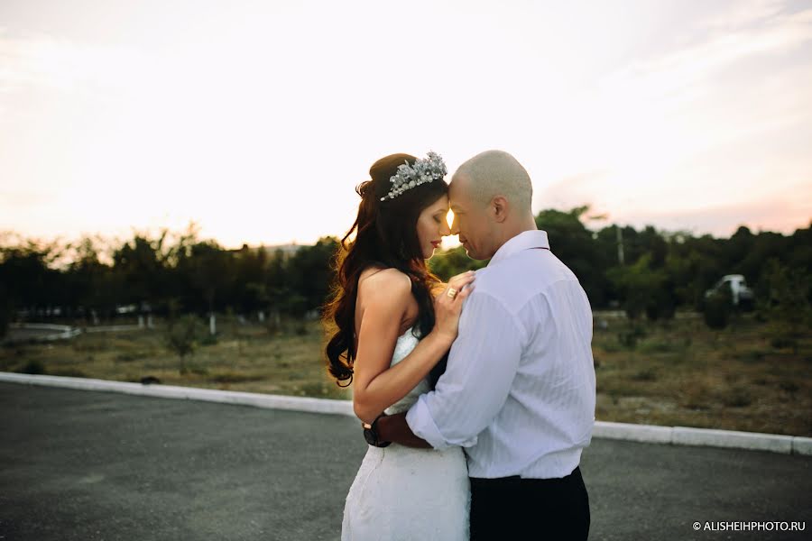 Fotógrafo de casamento Alisheykh Shakhmedov (alisheihphoto). Foto de 28 de agosto 2014