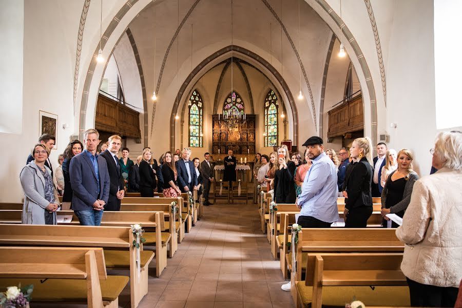 Fotógrafo de casamento Olesya Chernenkaya (olesyachern). Foto de 4 de setembro 2020