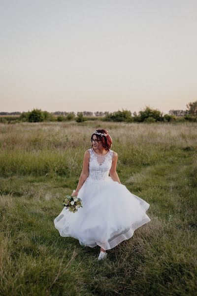 Fotógrafo de casamento Csaba Ihász (findyourmoment). Foto de 3 de fevereiro 2021