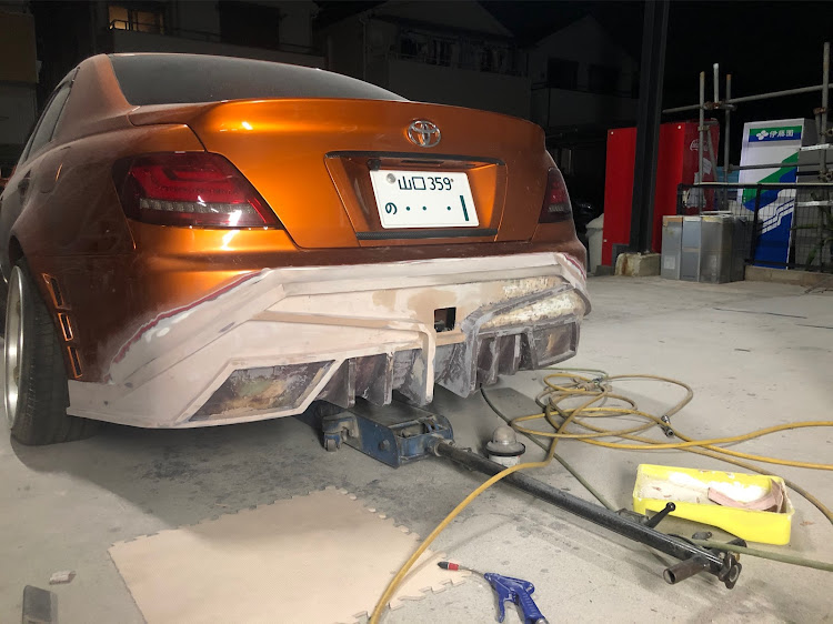 マークXの＃ワンオフバンパー・製作様子を！・特別公開㊙️・こうゆうの好きっしょ？・カスタムカーの道のり😈に関するカスタム事例の投稿画像1枚目