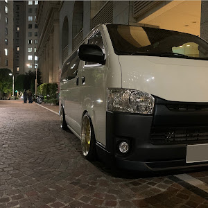 ハイエースバン TRH200V