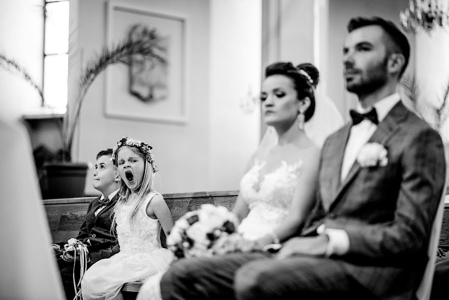 Fotografo di matrimoni Magdalena Korzeń (korze). Foto del 1 giugno 2018