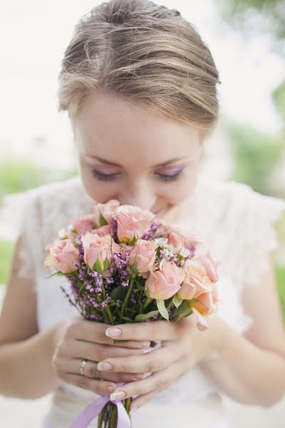 Wedding photographer Yana Slavinskaya (sentyabryaka). Photo of 19 July 2014