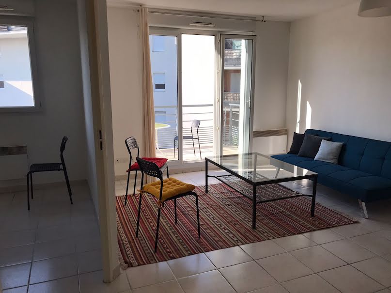 Location meublée appartement 2 pièces 54.12 m² à Nimes (30000), 640 €