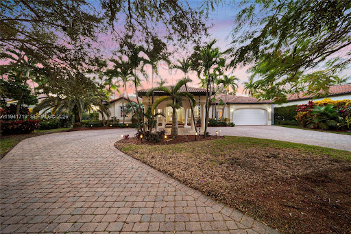 Maison avec piscine 2