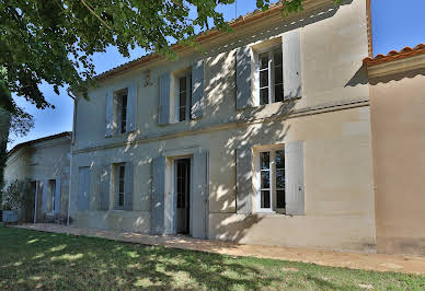 Maison avec piscine et jardin 18