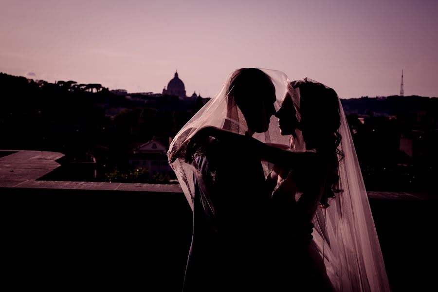 Fotógrafo de casamento Paolo Giovannini (annabellafoto). Foto de 18 de março 2020