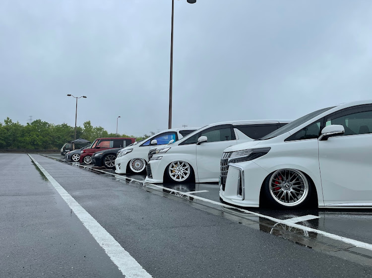 アルファードのエアサスのある生活・車ずきと繋がりたい・DIY・MT・オールジャンルに関するカスタム事例の投稿画像5枚目