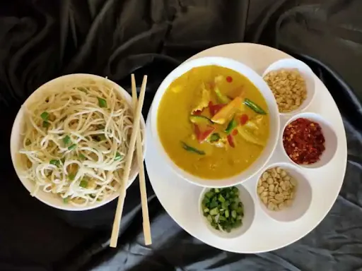 Veg Burmese Khow-Suey With Burnt Garlic Noodle Combo