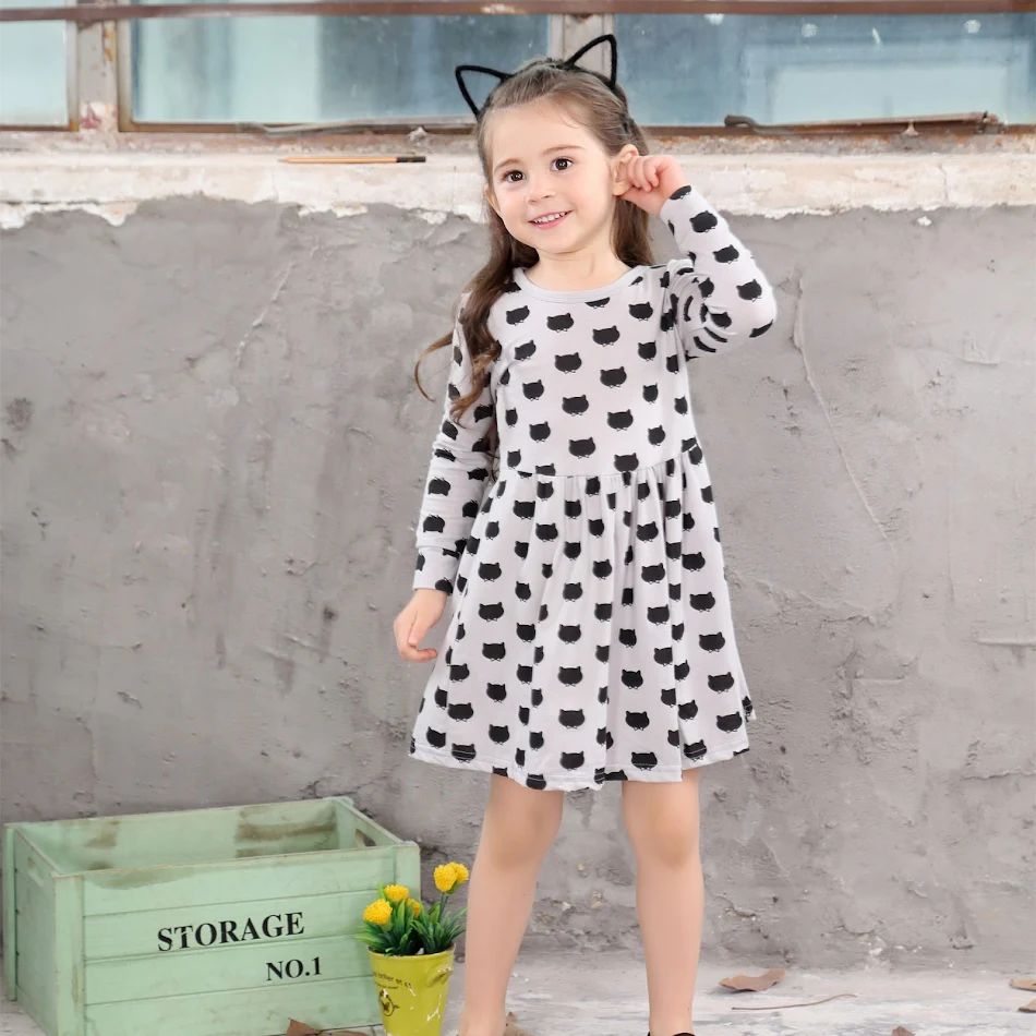 Gepunktetes Prinzessinnenkleid für Kinder Zum Spielen und Feiern Bequem und stilvoll Süßes Design Hochwertige Materialien Perfekt für kleine Mädchen