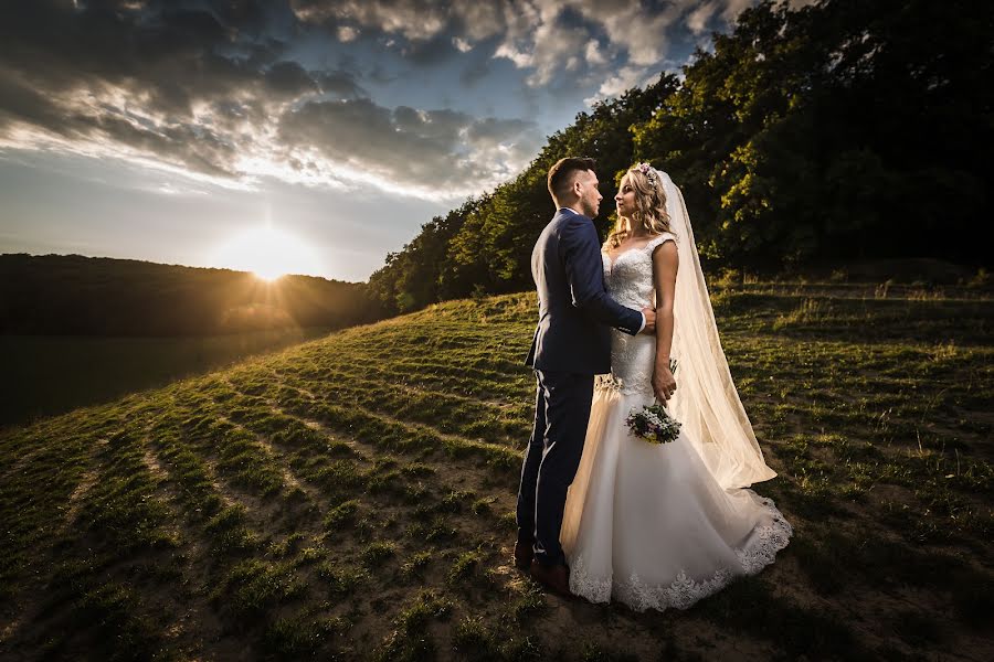 Wedding photographer Bogdan Bucseneanu (blurphotoevents). Photo of 1 October 2018