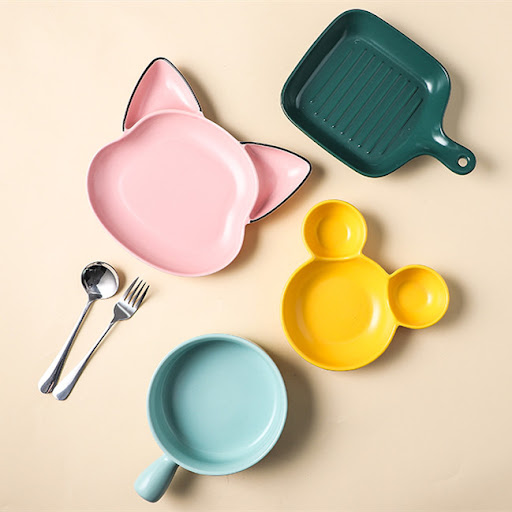 Title 3, Adorable Childrens Divided Tableware with Baki...