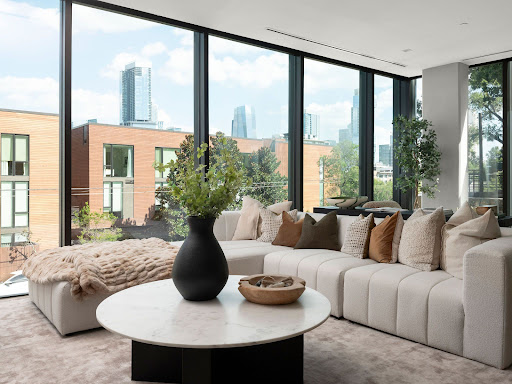 Buy this luxury apartment / penthouse in Austin (United States) - Modern living room with white sofa and city view