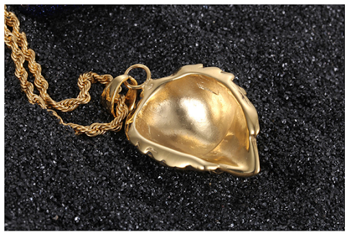 Title 4, Lion head pendant