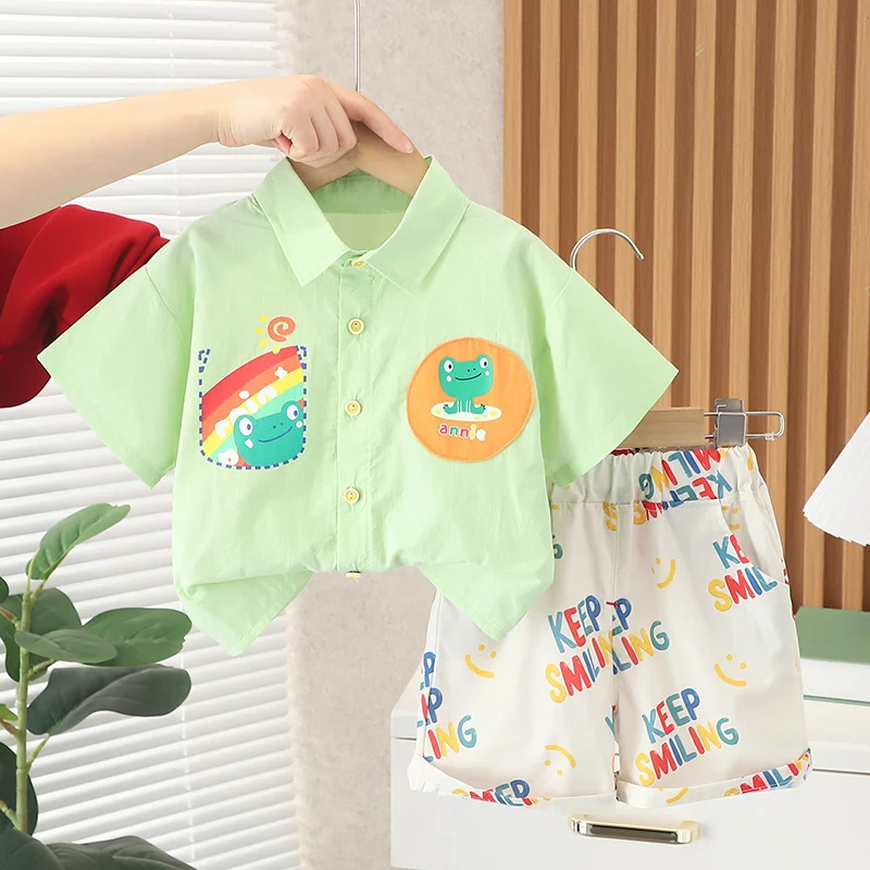T-shirt Grenouille Arc-en-ciel Manches Courtes Homme Trésor Vêtements Bébé Confortable et Coloré Idéal pour l'Été et les Petits.