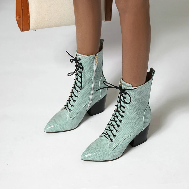 Schlangenleder-Stiefel für Damen und Herren, stilvoll, auffällig und langlebig. Erleben Sie den einzigartigen Luxus und das unverwechselbare Design.