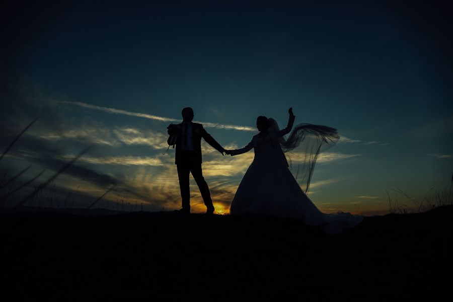 Fotógrafo de casamento Mikola Mukha (mykola). Foto de 11 de janeiro 2022