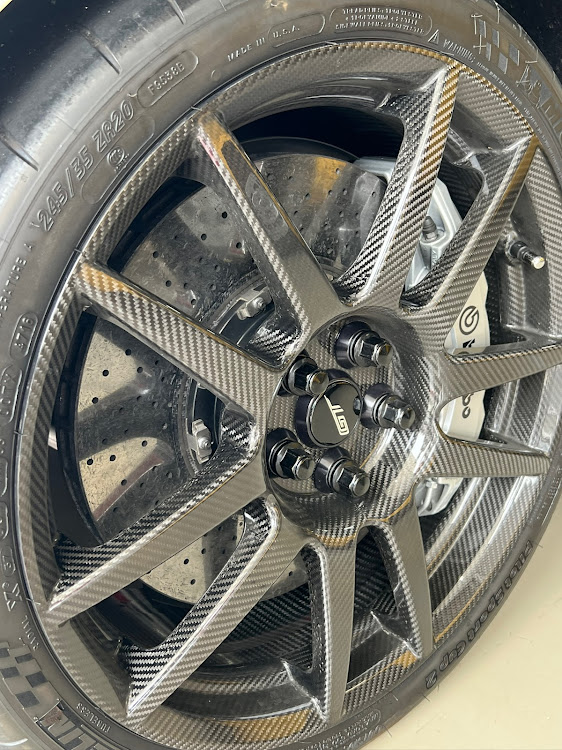 スカイライン GT-Rのアストンマーティン・アストンマーディンヴェルカン・アストンマーティンジャパン・アストンマーティン青山・スタークラフトに関するカスタム事例の投稿画像22枚目