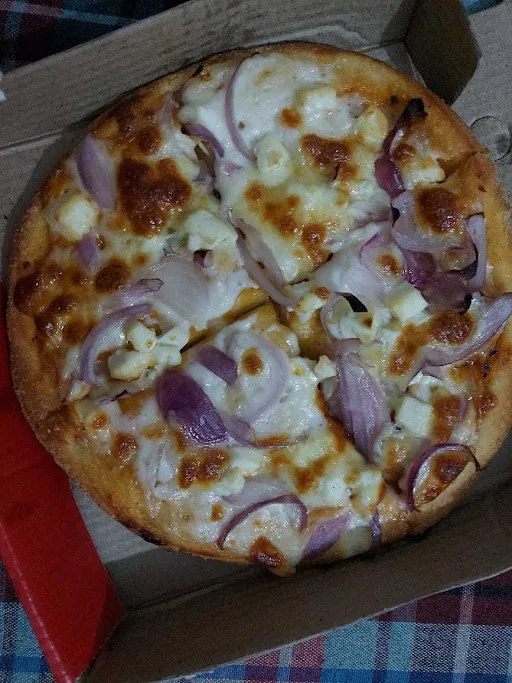 Onion Paneer Pizza