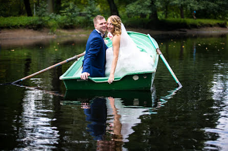 Fotografo di matrimoni Anton Basov (bassograph). Foto del 9 ottobre 2015