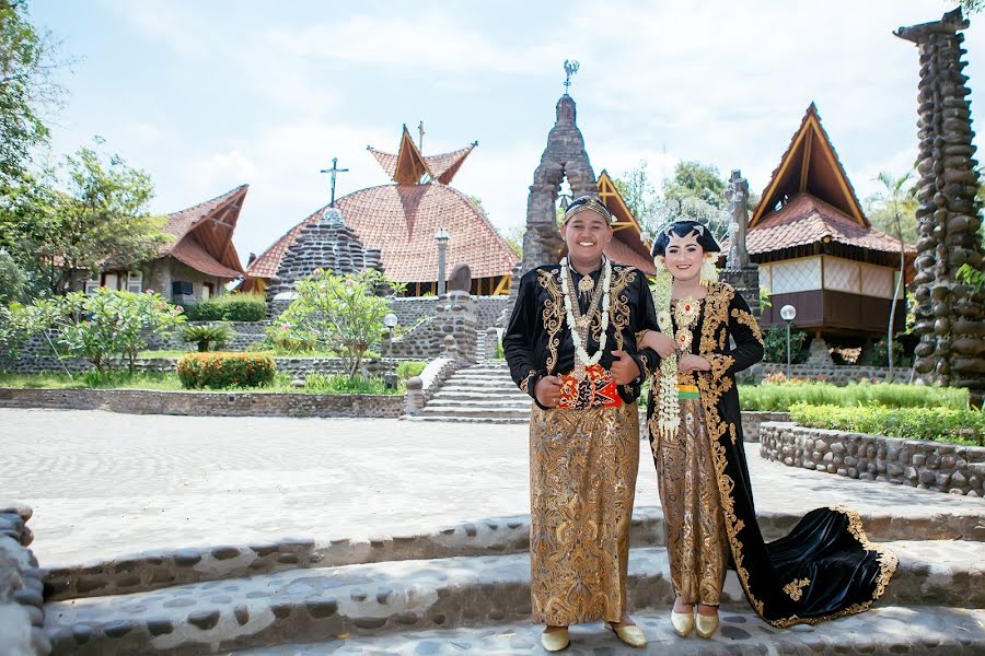 Fotografo di matrimoni Rizky Anggara Dwi Ananta (deluzphotography). Foto del 1 giugno 2020