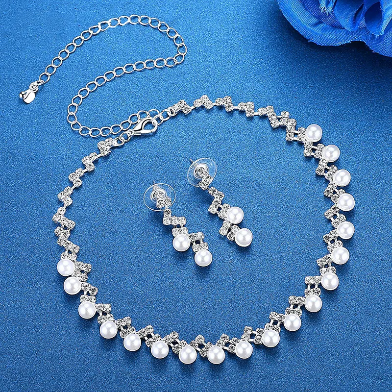 Title 5, Schitterende Oorbellen Ketting Armband Set met ...