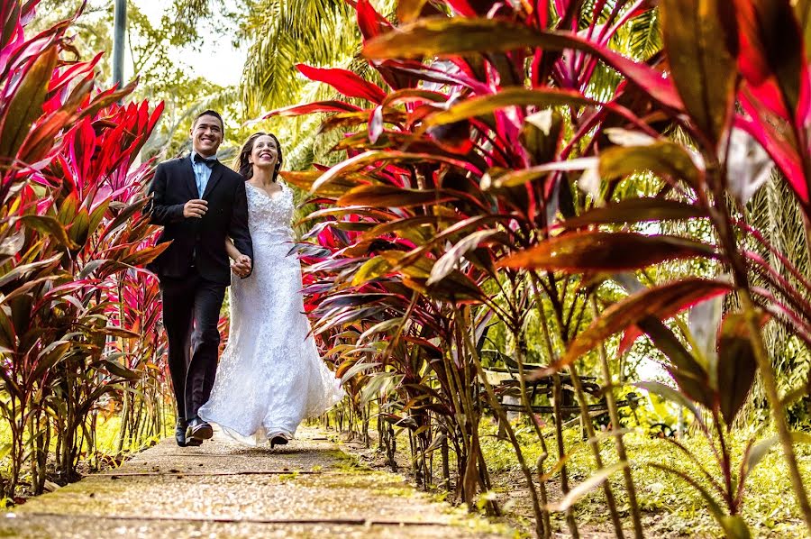 शादी का फोटोग्राफर Miguel Eduardo Valderrama (miguelvphoto)। फरवरी 27 2019 का फोटो