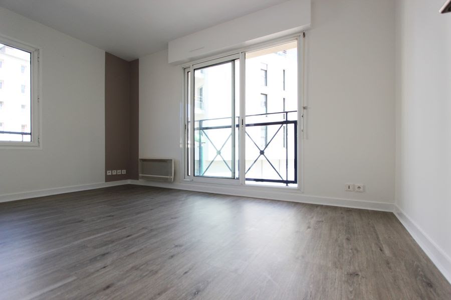 Location  appartement 1 pièce 22.45 m² à Quimper (29000), 330 €