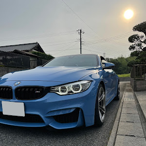 M4 クーペ F82